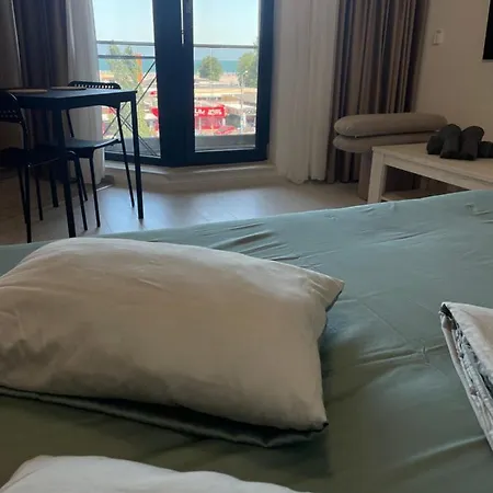 Apartment Ini Solid House Butoaie